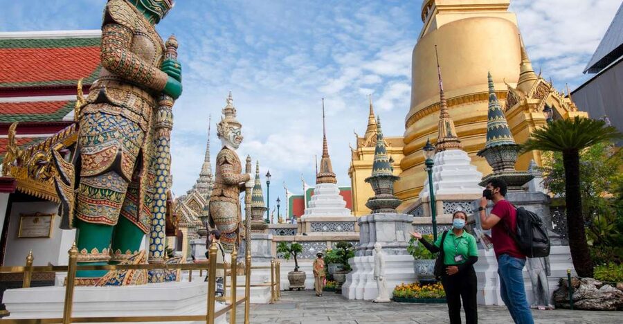 Bangkok: Grand Palace and Wat Arun Guided Walking Tour - Why this route works so well