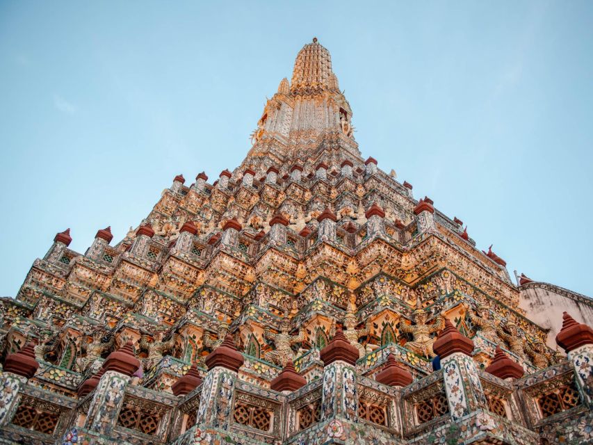 Bangkok: Grand Palace and Wat Arun Guided Walking Tour - The 10-minute tuk tuk connection