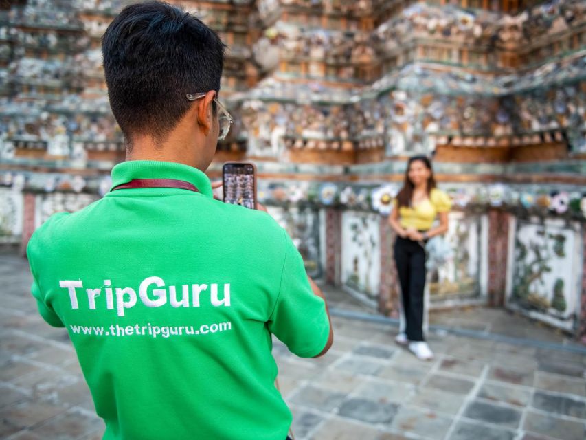 Bangkok: Grand Palace and Wat Arun Guided Walking Tour - Crossing the river by ferry