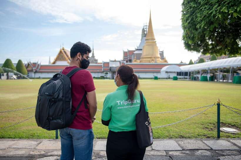 Bangkok: Grand Palace and Wat Phra Kaew Guided Walking Tour - What the guides add to the experience