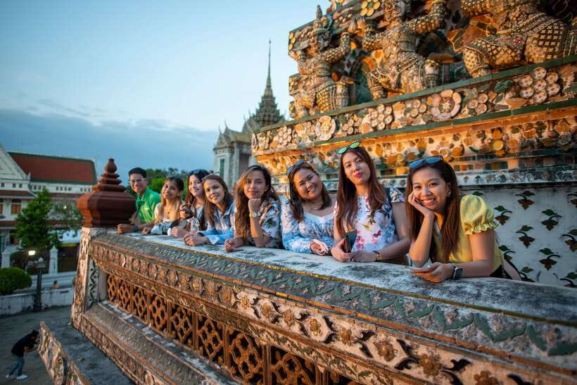 Bangkok: Wat Pho and Wat Arun Guided Walking Tour - Key points at a glance
