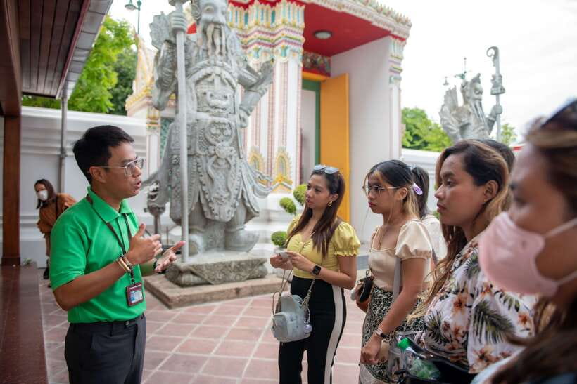 Bangkok: Wat Pho and Wat Arun Guided Walking Tour - Practical booking details