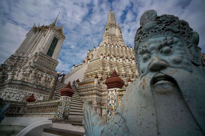 Bangkok: Wat Pho and Wat Arun Guided Walking Tour - Why these two temples work so well together
