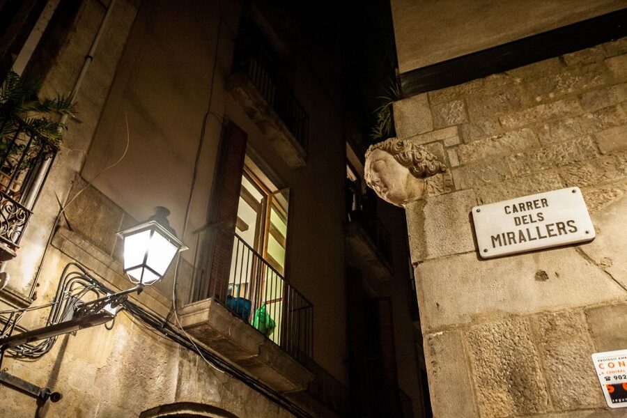 Barcelona: Dark History Night Walking Tour - Legends, witches, and the line between fact and folklore
