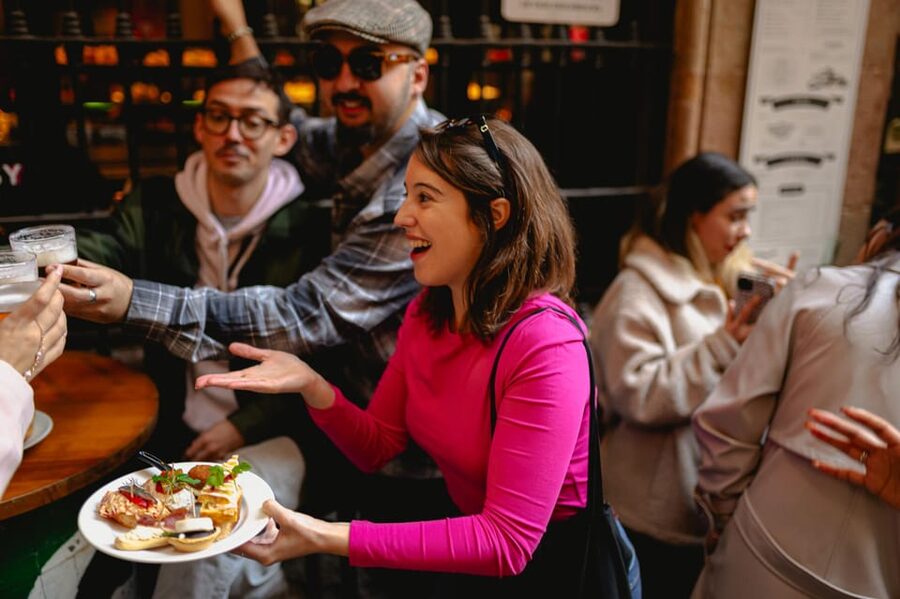 Barcelona: El Born Food Walking Tour with Tapas and Drinks - Why this Barcelona food walk works