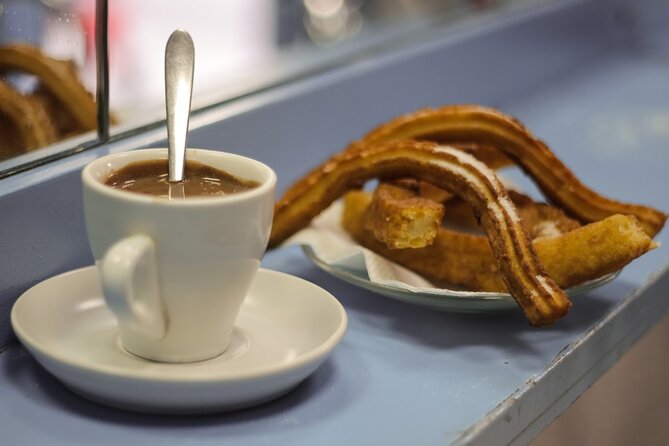 Barcelona Food Tour: Tapas, Paella, Sangria & 8+ Local Tastings - The long walk toward Barceloneta