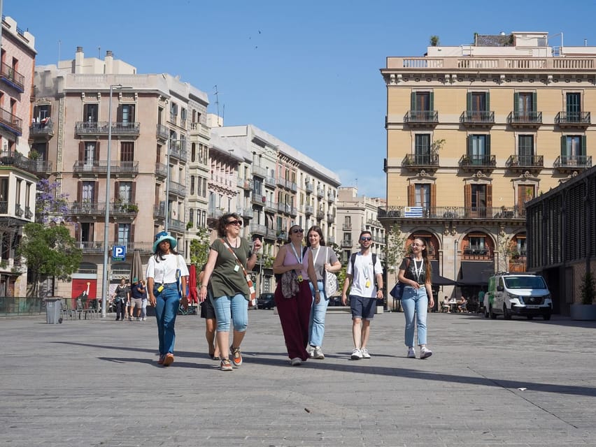 Barcelona: Gothic Quarter Walking Tour w/ Montjuïc Cable Car - What the $46 price really buys you