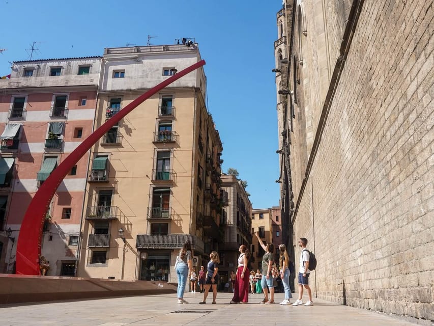 Barcelona: Gothic Quarter Walking Tour w/ Montjuïc Cable Car - Passeig de Gràcia and Gaudí from the coach
