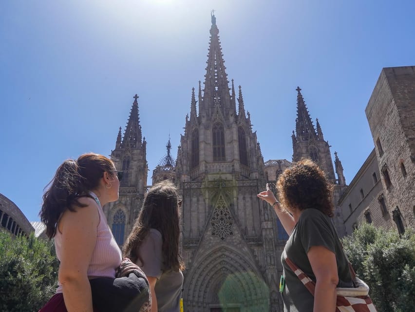 Barcelona: Gothic Quarter Walking Tour w/ Montjuïc Cable Car - Montjuïc Hill and the Olympic area