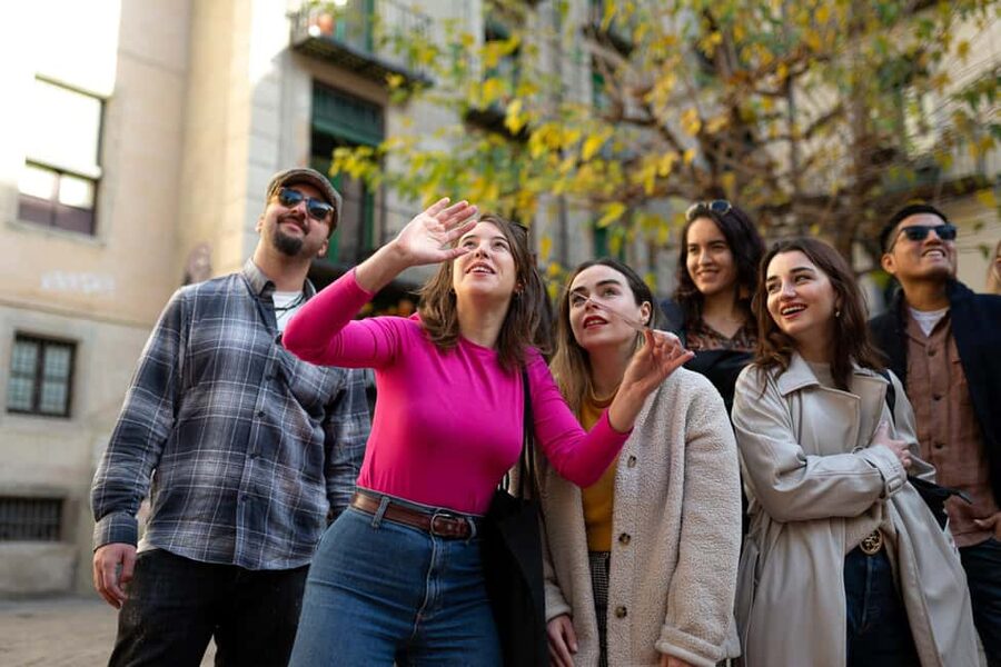 Barcelona: Gothic Quarter Walking Tour with 10+ Attractions - The Bishop’s Bridge, one of the Gothic Quarter’s best photo stops