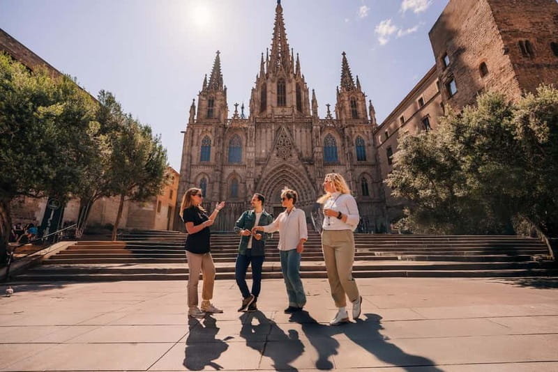 Barcelona: Helicopter Flight, Boat Ride, and Walking Tour - Timing, pace, and group size