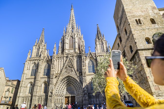 Barcelona Helicopter, Sailboat & Old Town Private Walking Tour - Plaça de Catalunya and the walk into the old city
