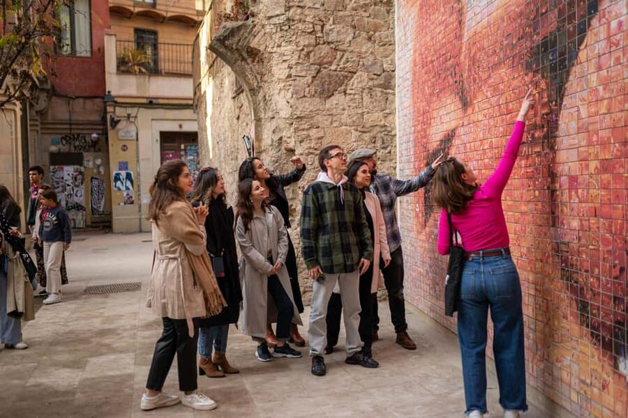 Barcelona: Hidden Gems Walking Tour Including 10+ Sights - Five things to know before you go