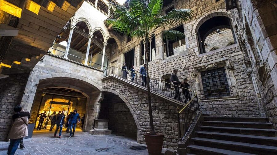 Barcelona: Picasso Museum Entry, Digital Guide & Born Walk - Following Picasso from student work to famous paintings