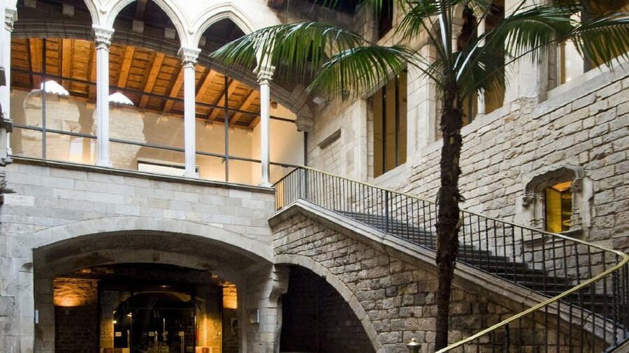 Barcelona: Picasso Walking Tour with Picasso Museum Tickets - A short walk through Picasso’s old area