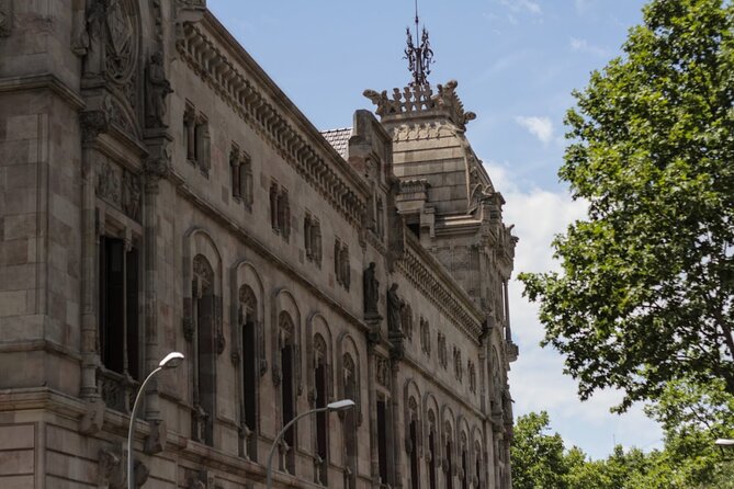 Barcelona Private Food Tour: Tapas, Paella & 8+ Food Tastings - Who will enjoy this Barcelona food walk?