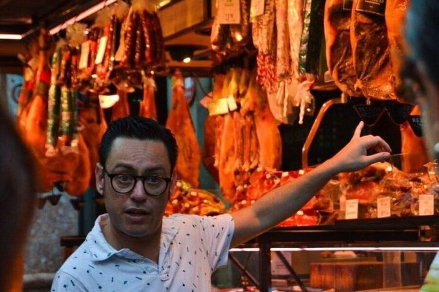 Barcelona: Tapas Walking Tour with Food, Wine, and History - Who should book this food experience?