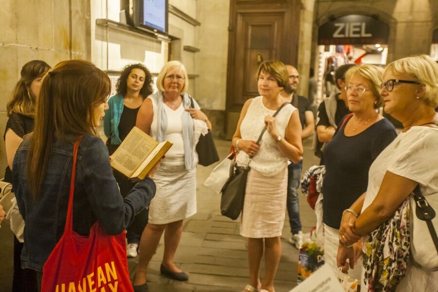 Barcelona: “The Shadow of the Wind” Literary Walking Tour - What the guides add