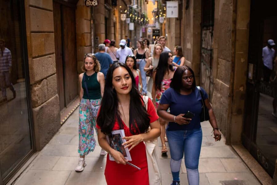 Barcelona Walk Like a Local: El Born & Gothic 15+ Sights - Picasso Museum and the artists of Barcelona