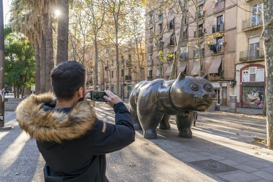 Barcelona: Walking tour with Montjuic Castle & Cable Car - What the three and a half hours feel like