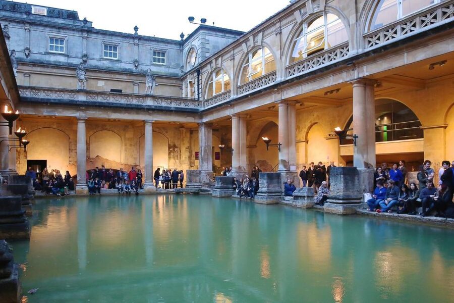 Bath: City Walking Tour with Optional Roman Baths Entry - Starting beside Bath Abbey