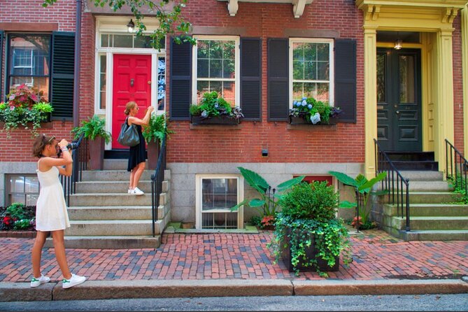 Beacon Hill Boston History + Photo Walking Tour (SMALL Group) - The first public botanical garden in America