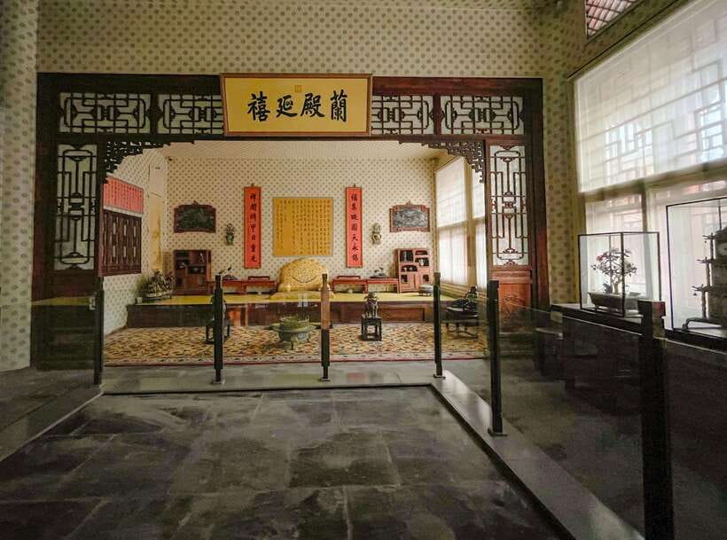 Beijing: Forbidden City and Tian’anmen Square Waking Tour - The guides make the biggest difference