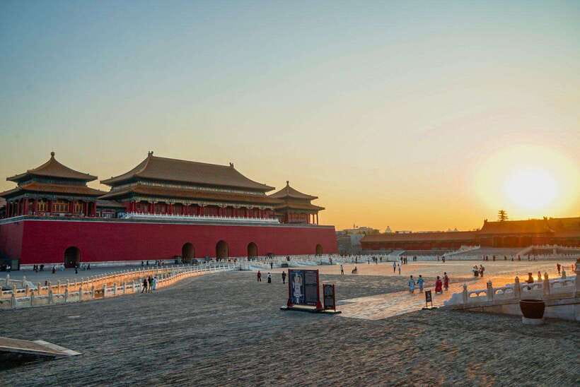 Beijing: Highlights of Forbidden City Private Walking Tour - Walking the Forbidden City’s central axis