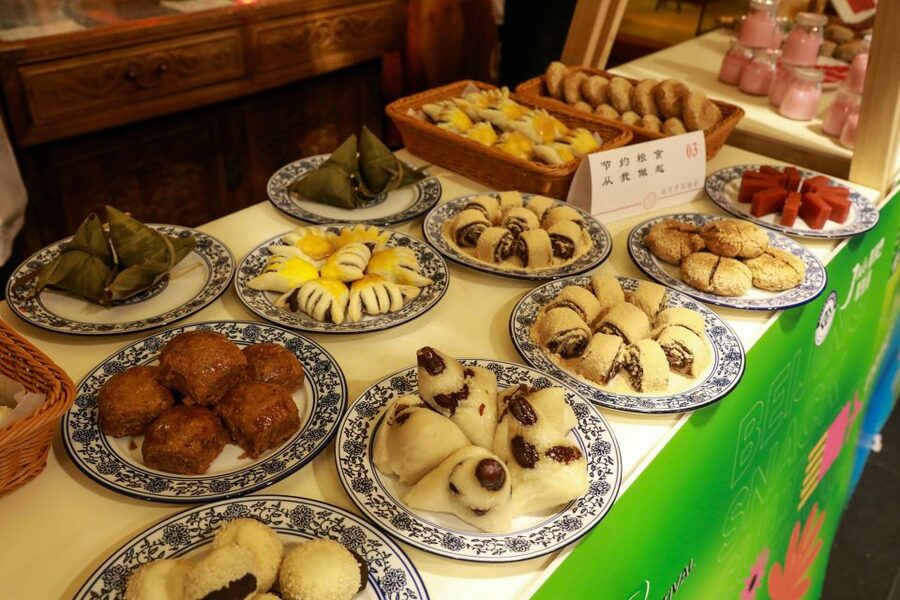 Beijing: Hutong Culinary Walking Tour with 15+ Tastings - How adventurous should you be?