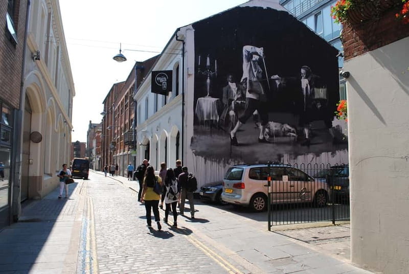 Belfast: A History of Terror Walking Tour - Security cordons and the practical reality of fear