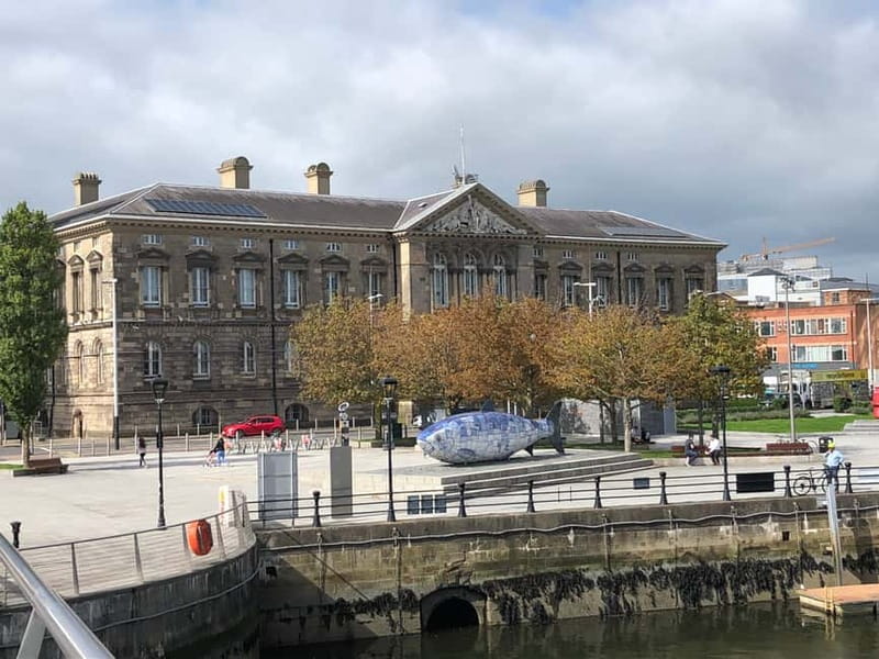 Belfast: Best of Belfast History, Culture & Art Walking Tour - Local people, music, and modern references
