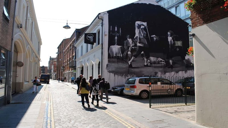 Belfast: Best of Belfast History, Culture & Art Walking Tour - Pace, comfort, and weather