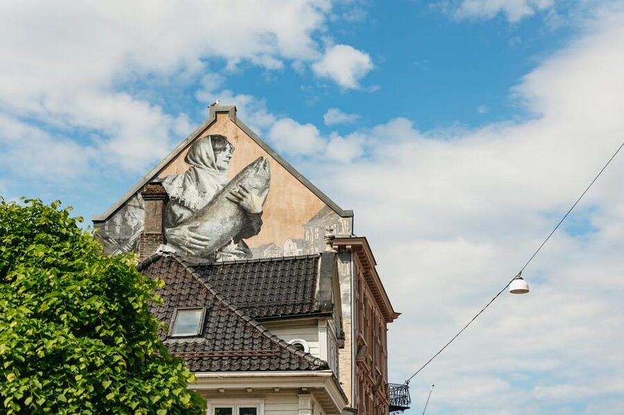 Bergen: Past & Present Small Group Guided Walking Tour - The guides make or break this experience