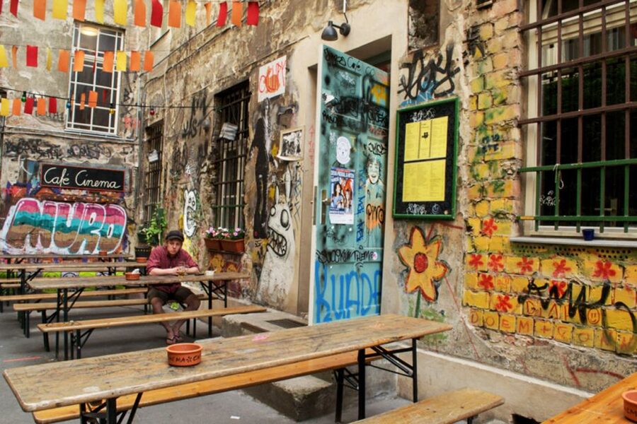 Berlin: Alternative Berlin Walking Tour - The guides make the biggest difference