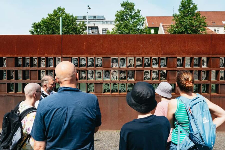Berlin: Cold War Walking Tour on Berlin Wall Route - Why this route works better than a general Berlin sightseeing tour