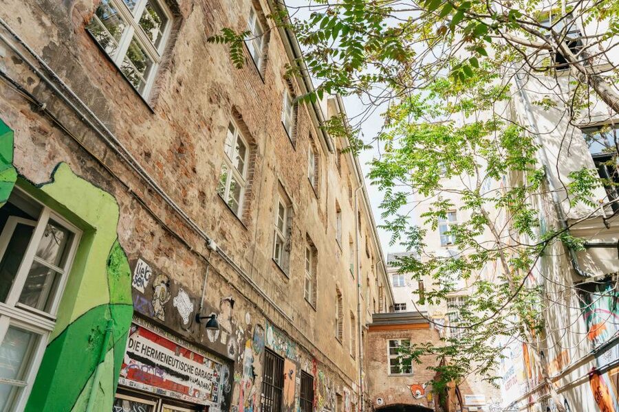 Berlin: Hidden Backyards Guided Walking Tour - Rosenhöfe and the quieter details of Mitte