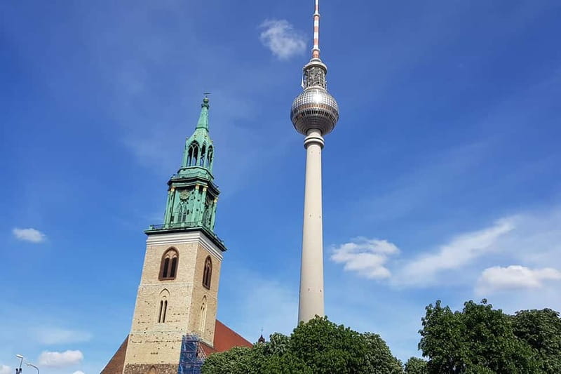 Berlin: Historic Center Walking Tour with a Real Berliner - Berlin Cathedral, the Old Museum, and Museum Island