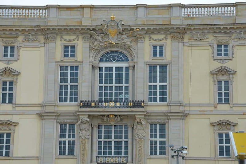 Berlin: Historic Center Walking Tour with a Real Berliner - Unter den Linden and the monuments of Prussia