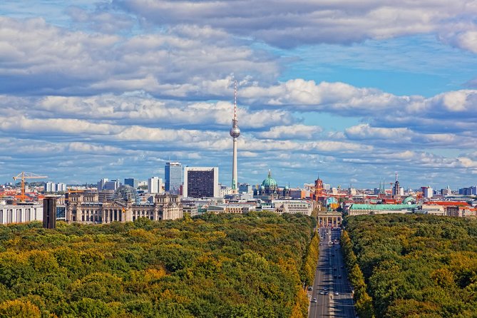 Berlin History Walking Tour with a French-Speaking Guide - A useful first morning in Berlin