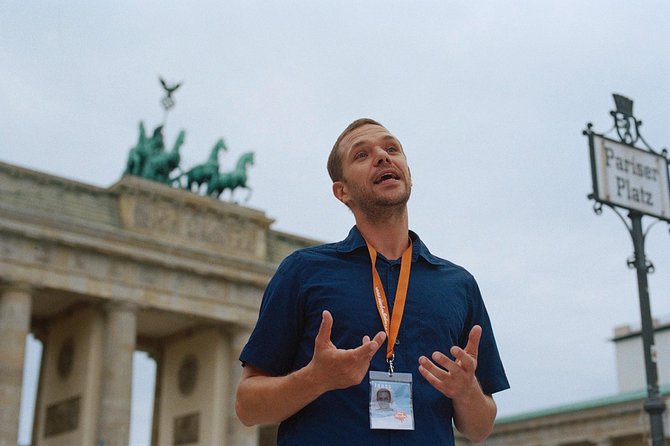 Berlin History Walking Tour with a French-Speaking Guide - The Führerbunker site and the meaning of an empty place
