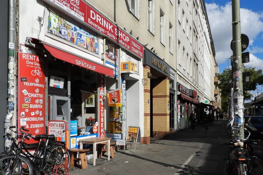 Berlin: Kreuzberg Guided Walking Evening Tour - Why Kreuzberg works so well for an evening walk