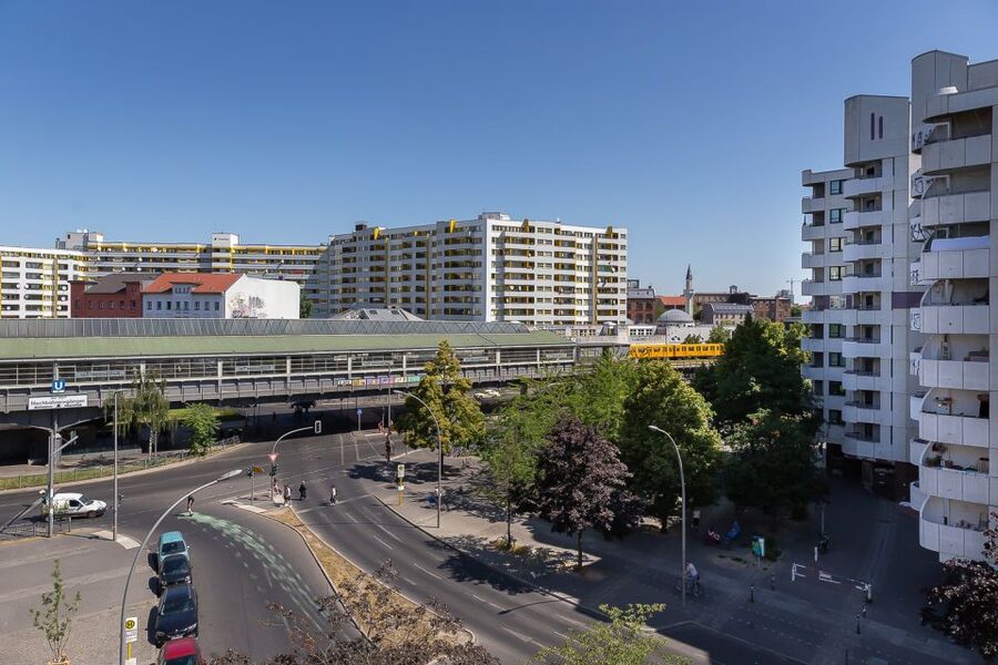 Berlin: Kreuzberg Guided Walking Evening Tour - Görlitzer Park and Berlin’s own Jack the Ripper