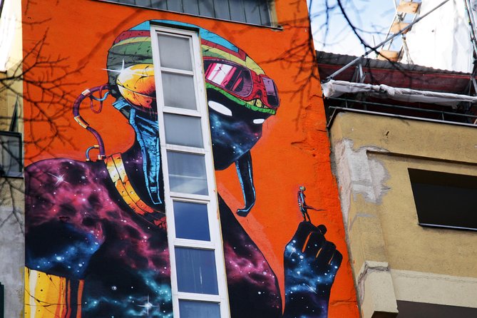 Berlin Street Art & Graffiti Walking Tour - RAW Tempel in Friedrichshain: a change of district and tone