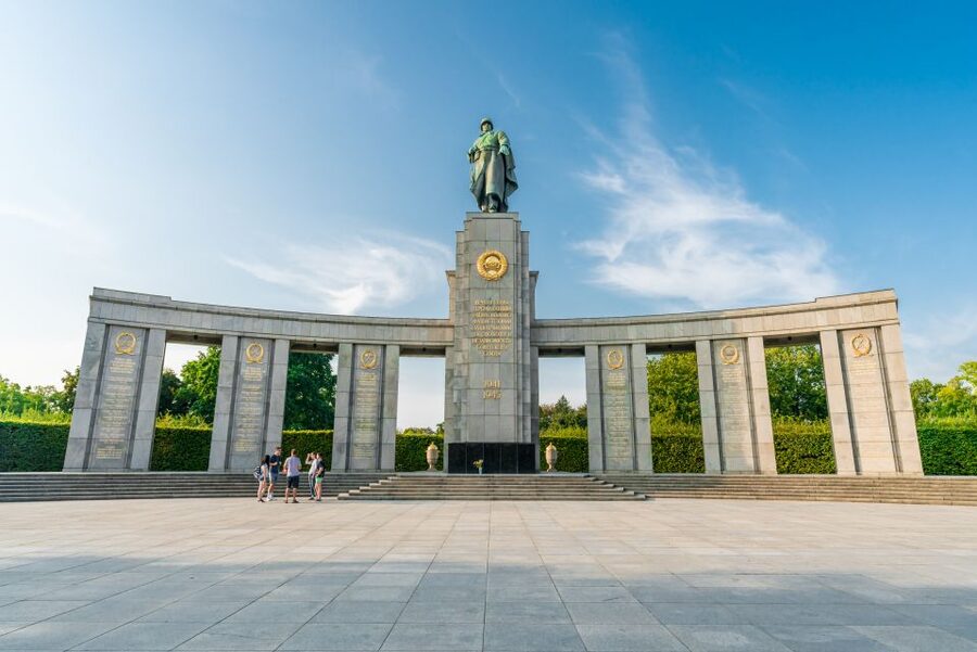 Berlin: Third Reich & Cold War Guided Walking Tour - Hitler’s Bunker and the danger of a plain-looking place