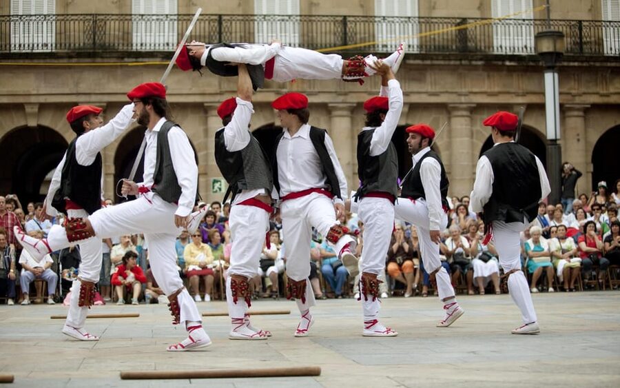 Bilbao old town walking tour - Why Bilbao’s old town deserves your first morning