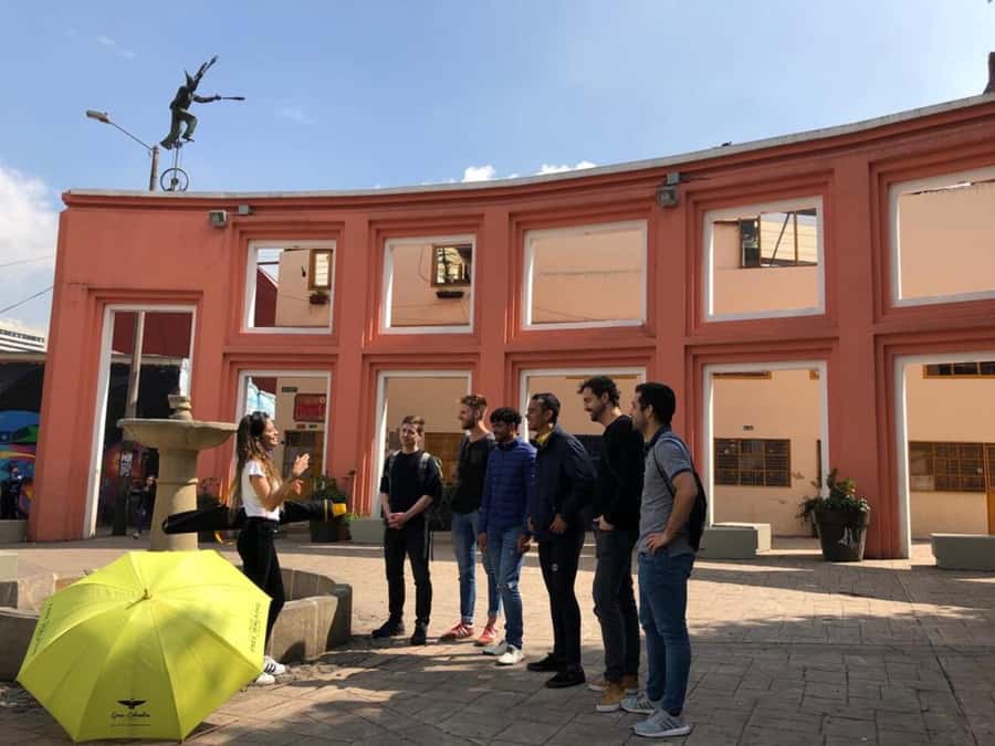 Bogotá: Guided La Candelaria Walking Tour - Bolívar Square and Colombia’s difficult past