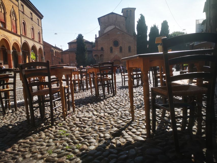 Bologna: City Center Guided Wine Walking Tour - Practical details that affect your day