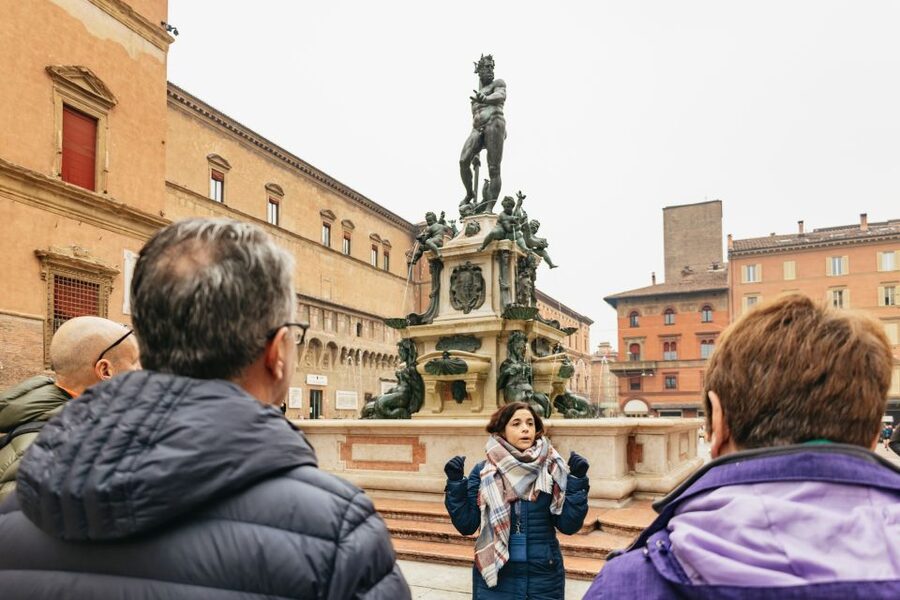 Bologna: City Center Walking Tour - Through the Quadrilatero Market