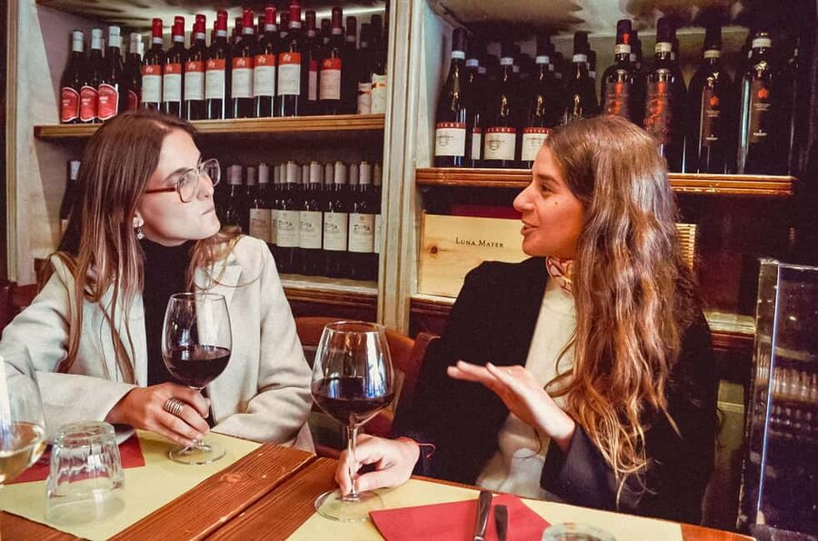 Bologna: Dinner, Wine & Tastings Walking Tour - What the guides add to the evening