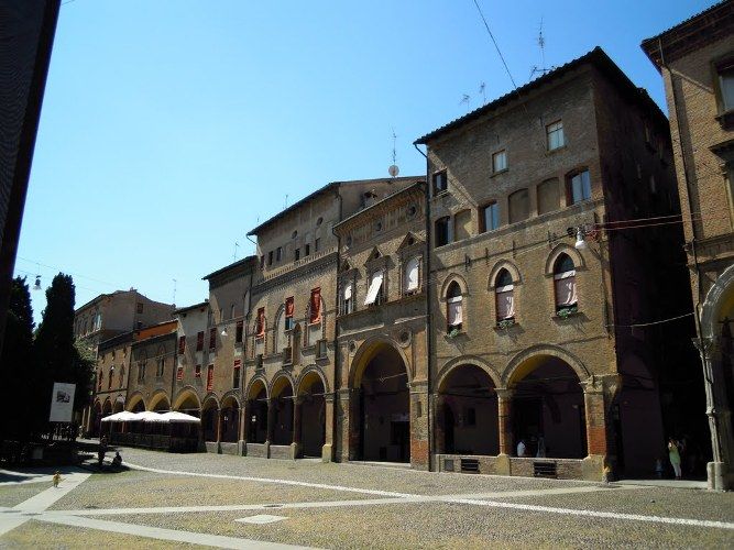Bologna: Guided Walking Tour - Medieval lanes and Torre Galluzzi